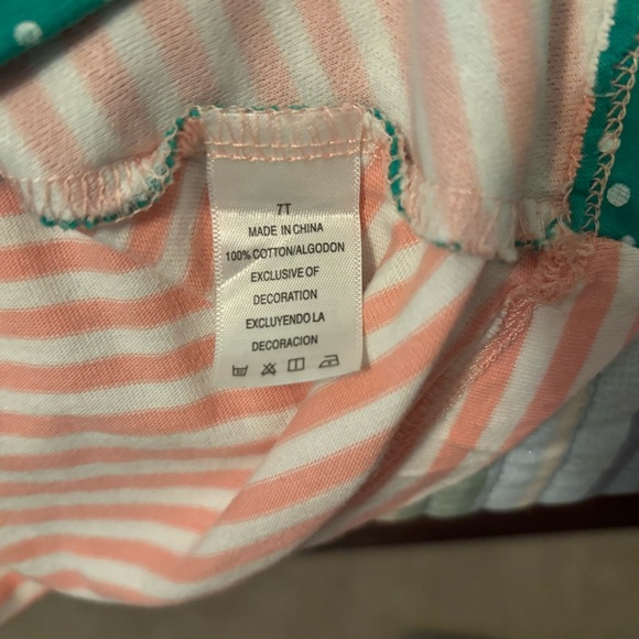 Cute pink white striped dress with appliqué on front in size 7. - Picture 5 of 9